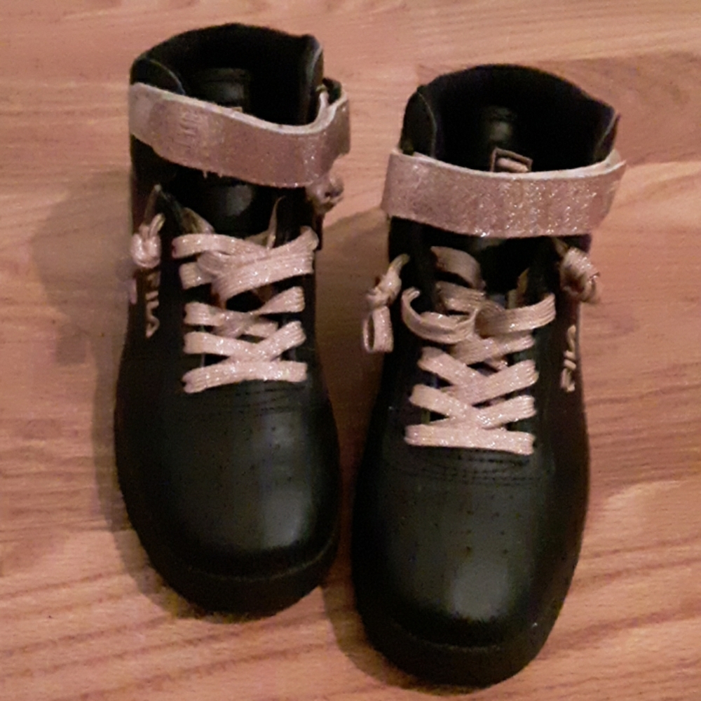 Shoes - Picture 2 of 2